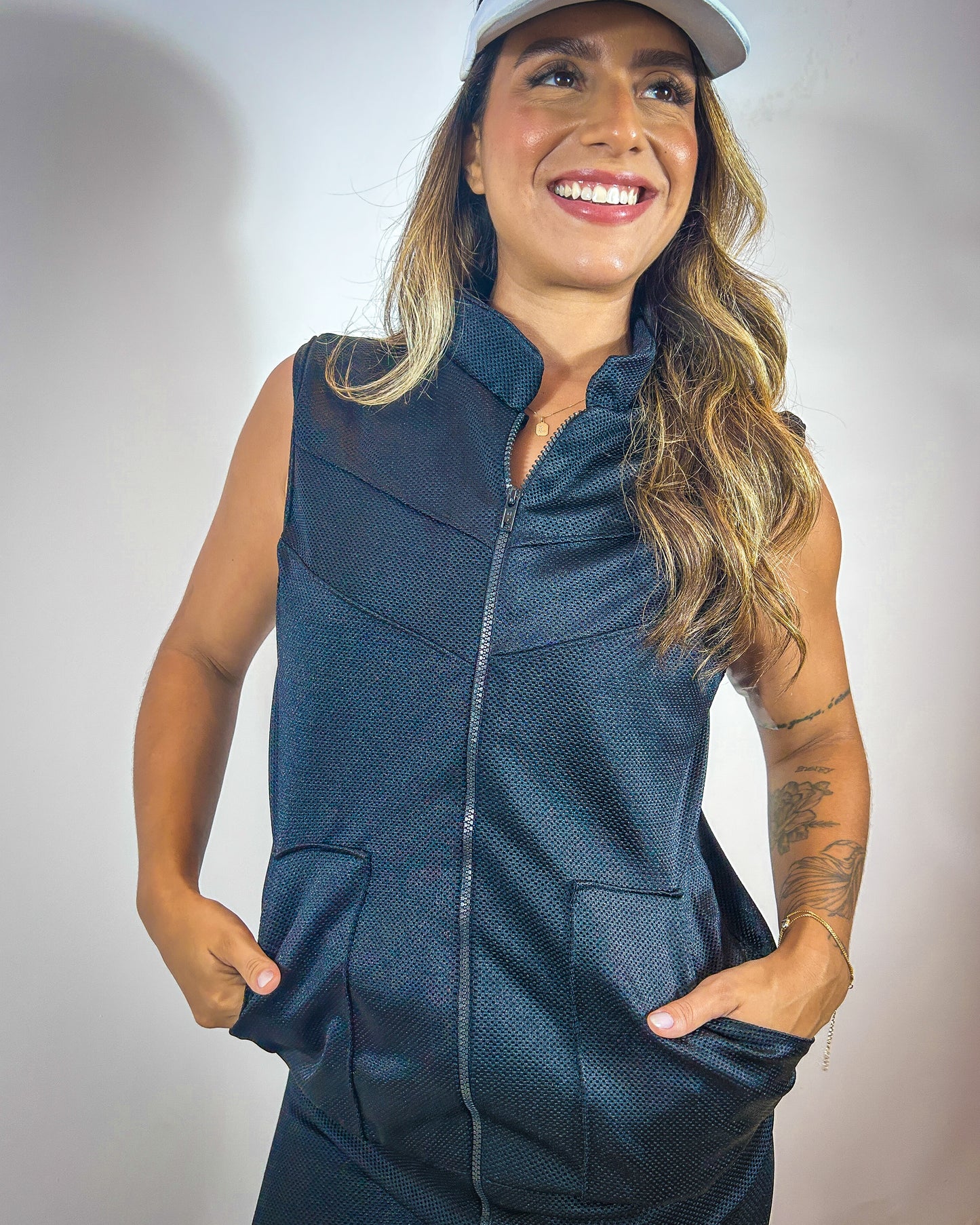 Colete Feminino Gloss em Tecido Tecnológico com Brilho Urbano – Uppfit
