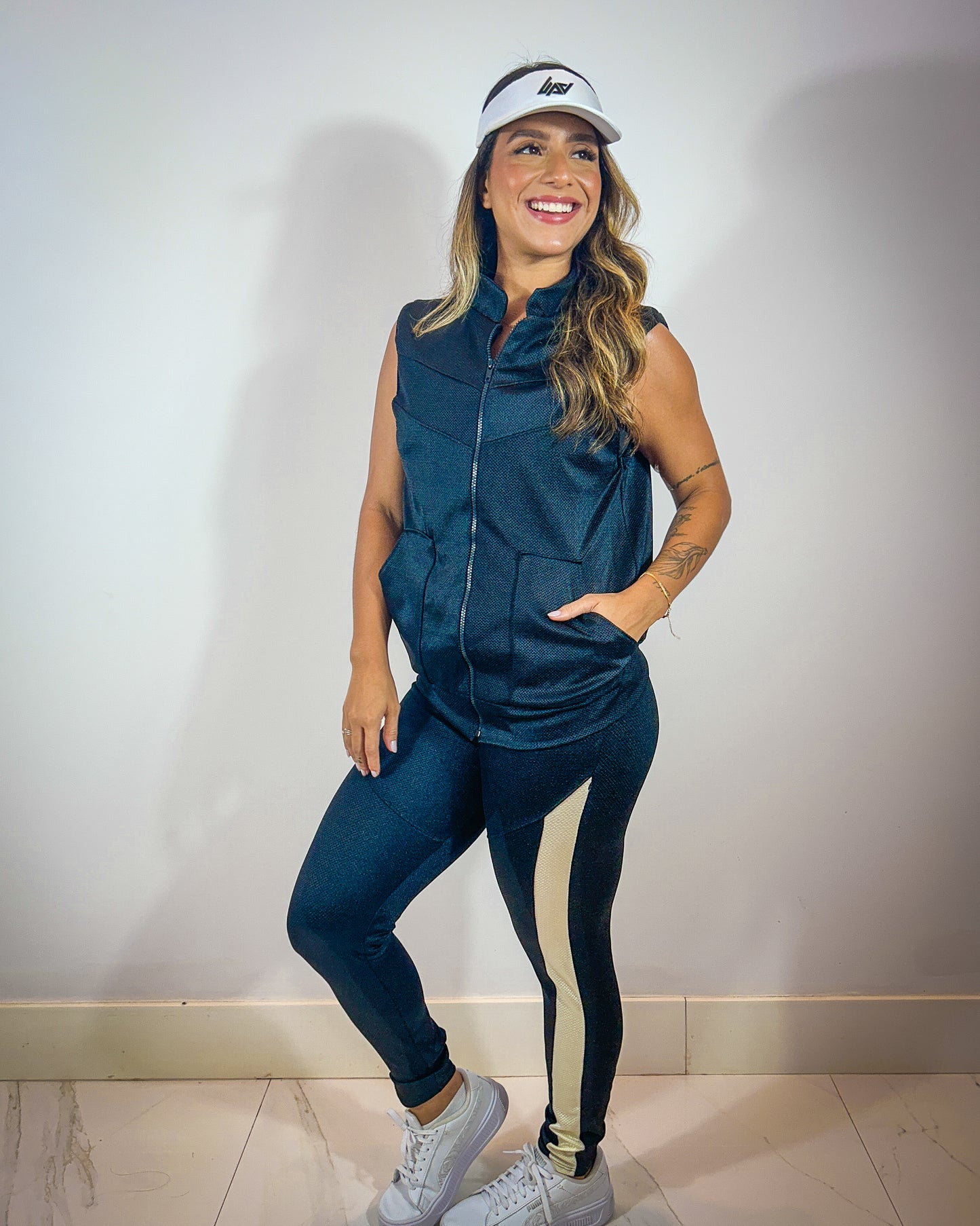 Colete Feminino Gloss em Tecido Tecnológico com Brilho Urbano – Uppfit