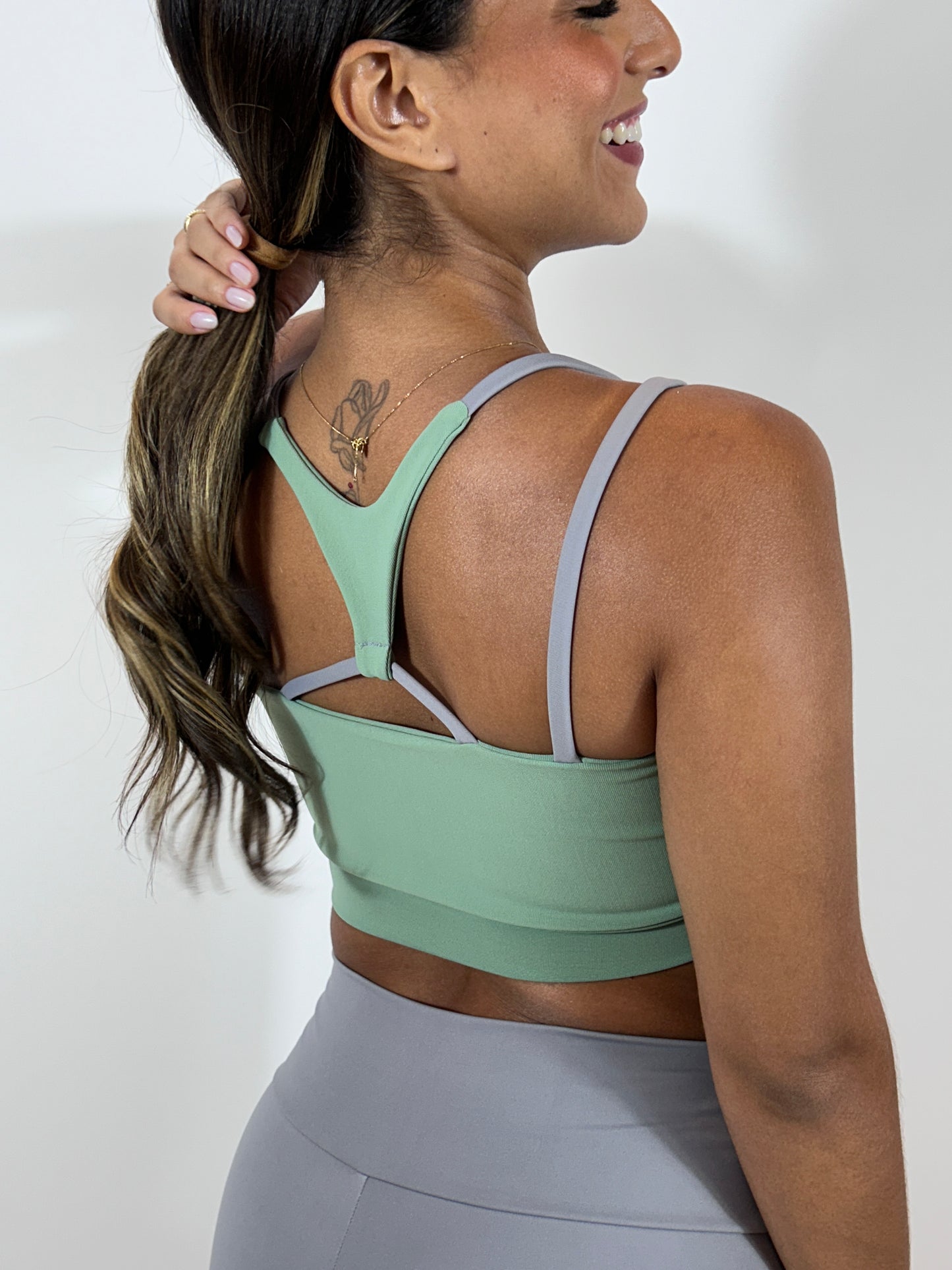 Conjunto Fitness Feminino de Alta Sustentação em Poliamida com Short – Uppfit